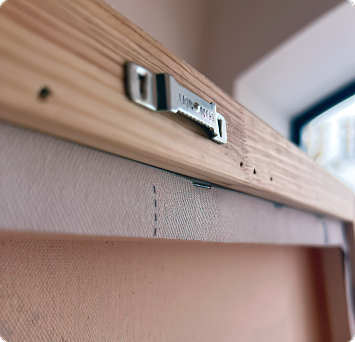 frame hanger